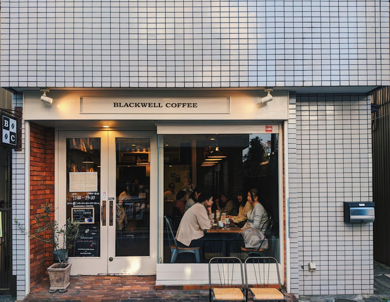 千代田区でカフェをサードプレイスにする——格式と専門性が並立する、東京の多面的な居場所 | サードプレイスジャパン編集部